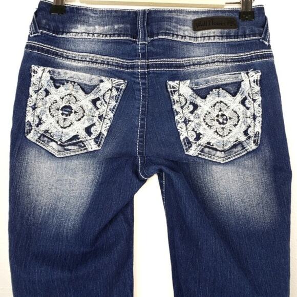 Wallflower Embroidered Pockets Capri Denim Jean Pants Dark Wash - Picture 4 of 6